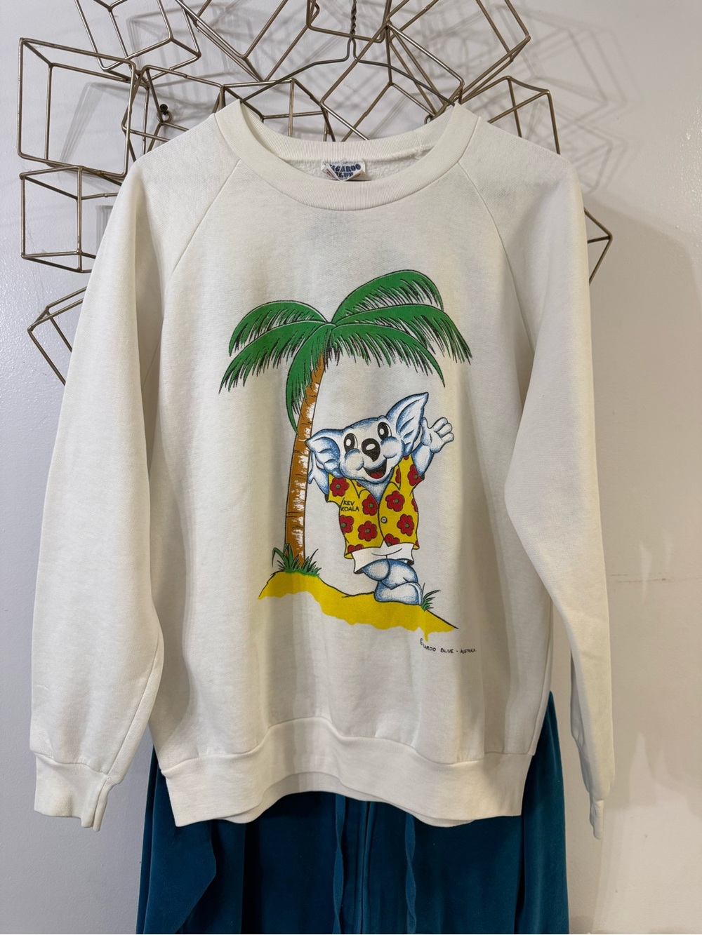 Vintage-Inspired Cream Graphic Sweatshirt with Palm koala